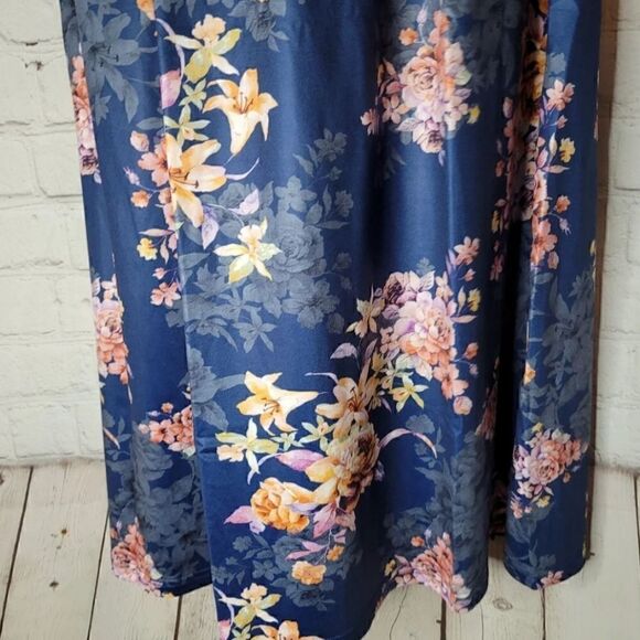 Women's Cross Front Floral Dress Small - Picture 4 of 5